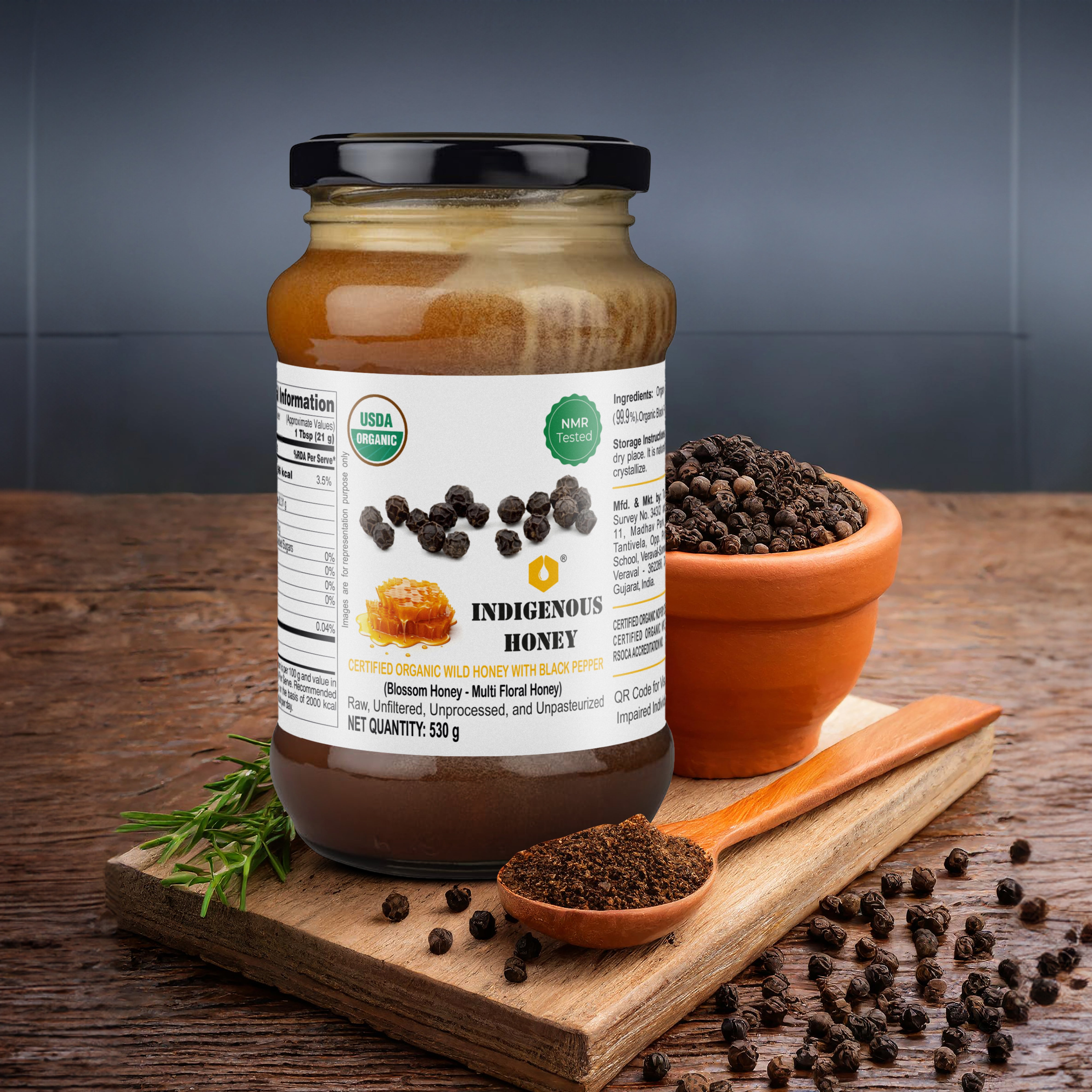 Certified organic honey with black pepper